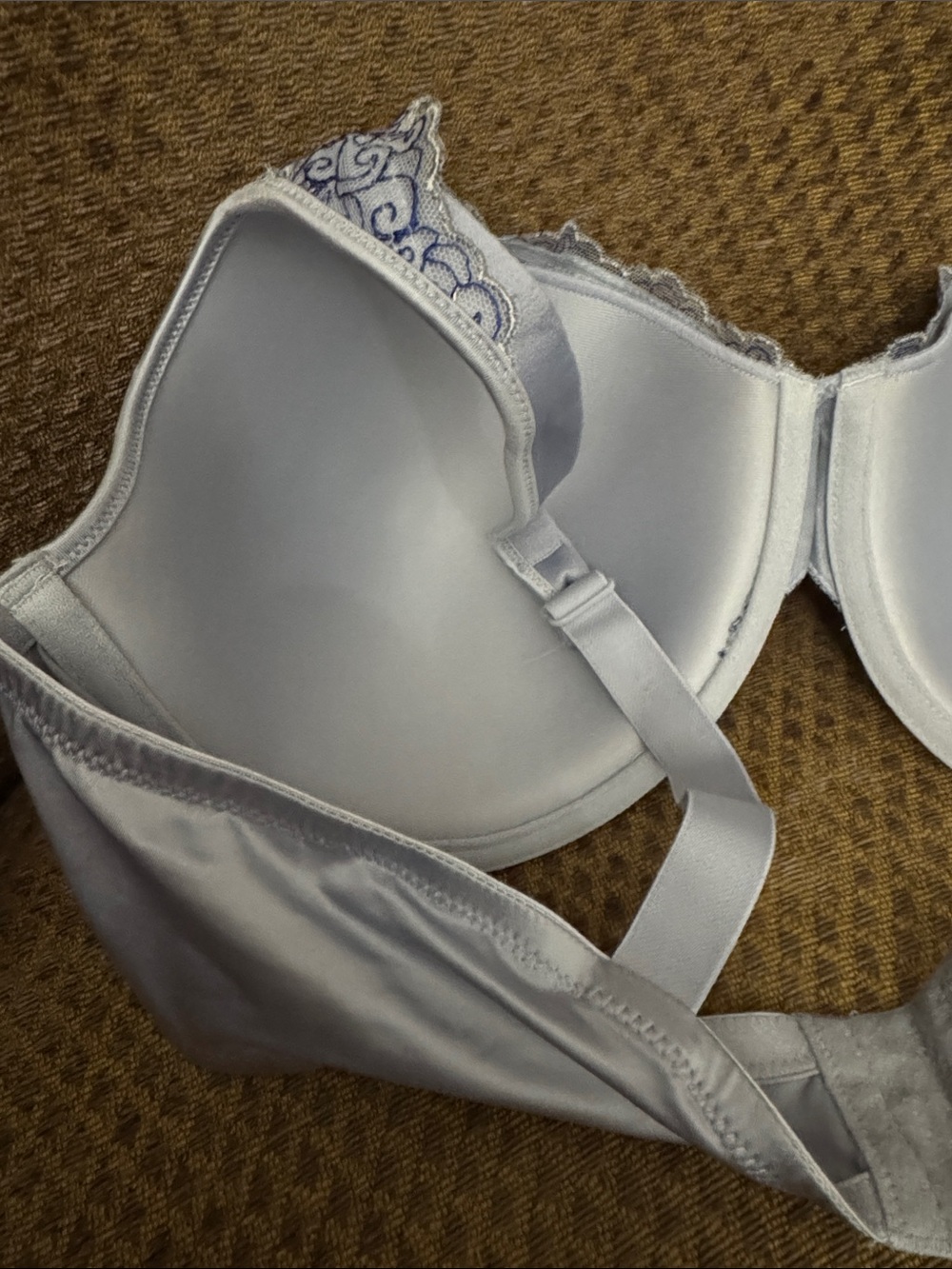 NWOT Playtex Light Blue Floral Embroidered Underwire Bra - Picture 3 of 3